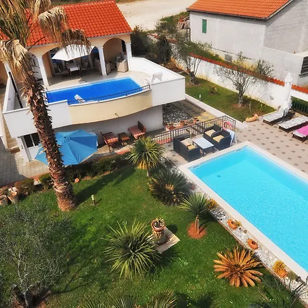 Vanilla With Heated Pool זאדאר