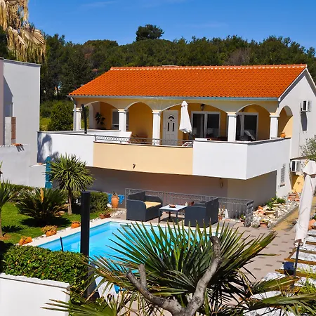 Vanilla With Heated Pool דירה *