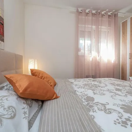 Vanilla With Heated Pool