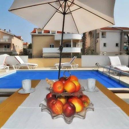 Vanilla With Heated Pool