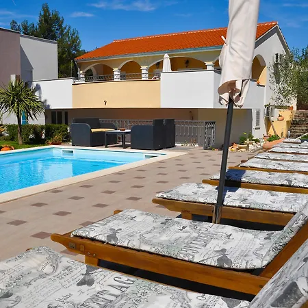 Appartement Vanilla With Heated Pool Zadar
