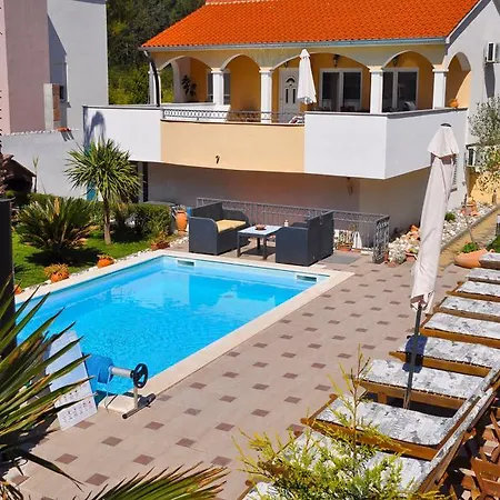 Vanilla With Heated Pool Appartement Zadar