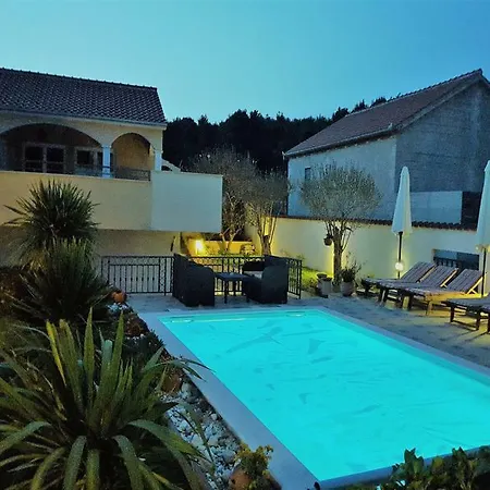 Vanilla With Heated Pool Appartement *