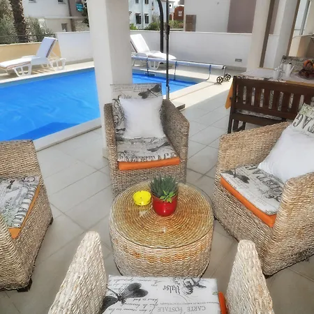 Vanilla With Heated Pool Appartement *