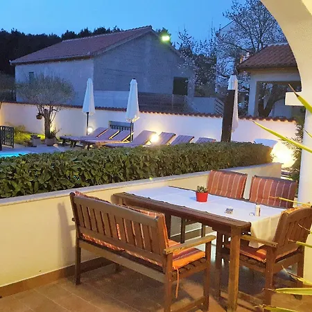 Vanilla With Heated Pool *