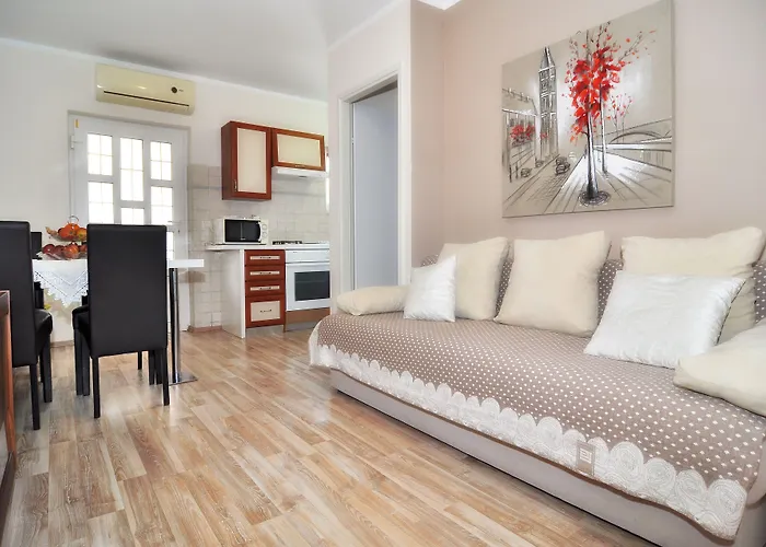 Apartman Vanilla With Heated Pool Zára