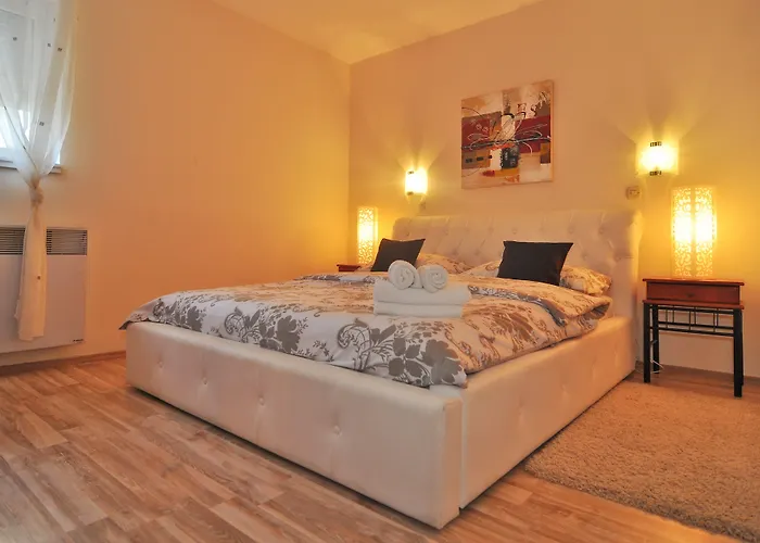 Vanilla With Heated Pool *