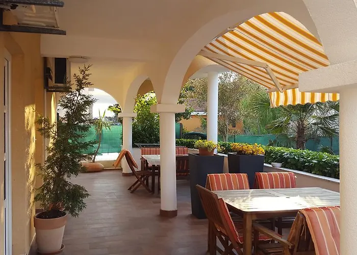 Apartman Vanilla With Heated Pool Zára