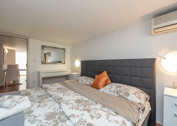 Vanilla With Heated Pool *