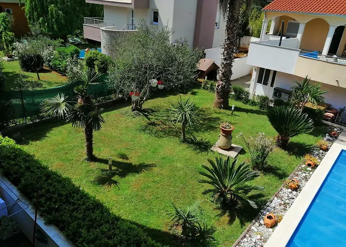 Vanilla With Heated Pool Zára