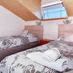 Vanilla With Heated Pool * Задар