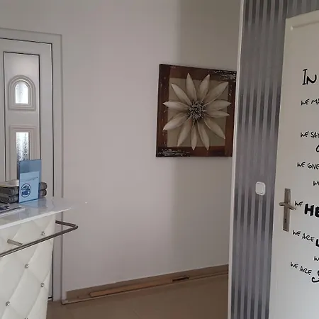 Vanilla With Heated Pool Apartment