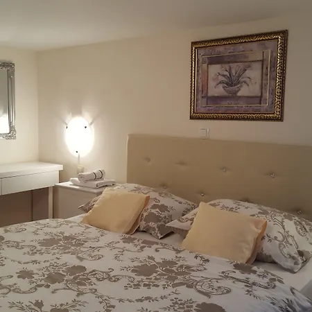 Vanilla With Heated Pool * Zadar