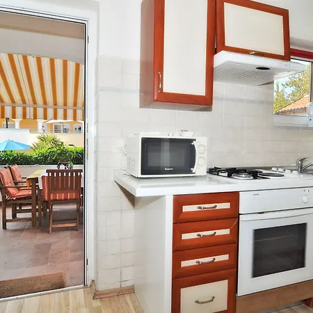 Vanilla With Heated Pool