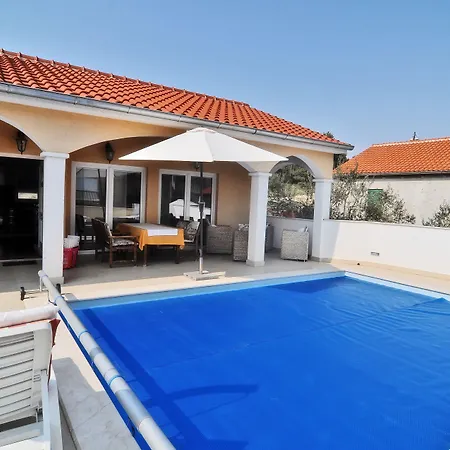 Vanilla With Heated Pool Appartement *