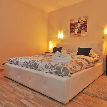 Vanilla With Heated Pool *