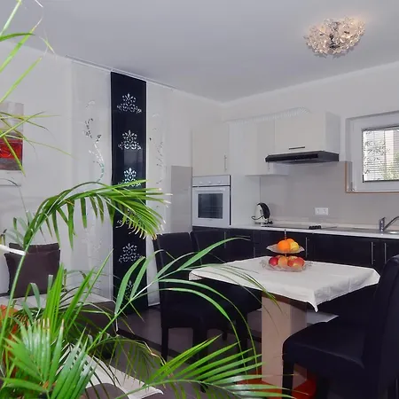 Apartment Vanilla With Heated Pool *