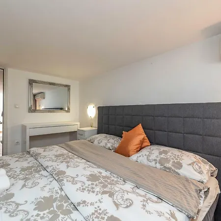 Vanilla With Heated Pool *