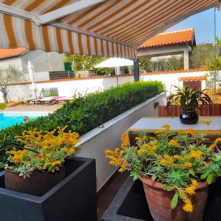 Apartment Vanilla With Heated Pool