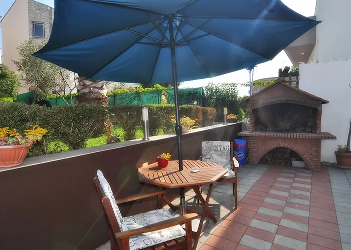 Vanilla With Heated Pool