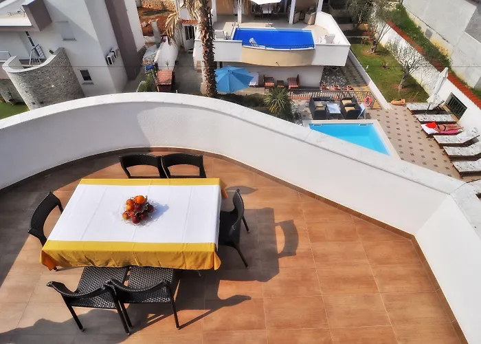 Vanilla With Heated Pool Zadar