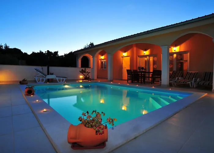 Vanilla With Heated Pool Appartement Zadar