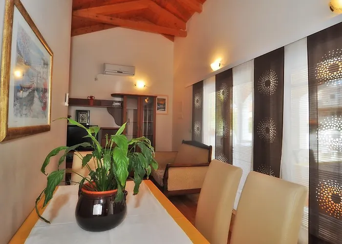 Vanilla With Heated Pool *